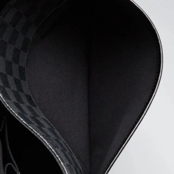 Louis Vuitton Damier Graphite Canvas Daniel MM Messenger Bag - Picture 10 of 11